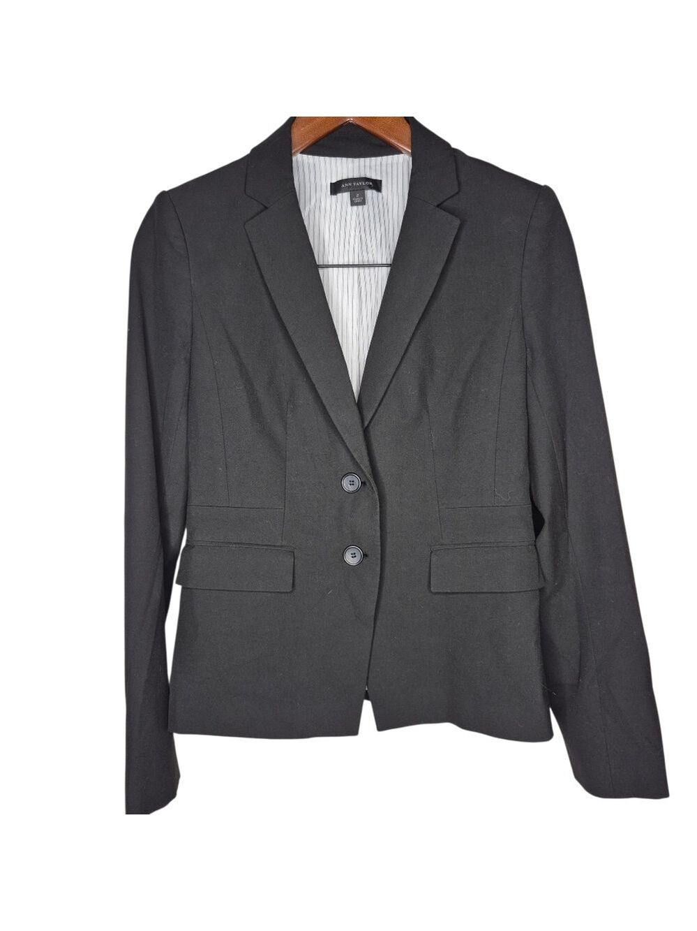 Ann Taylor Black Two-Button Blazer Jacket Size 2 โ Classic Workwear - Picture 2 of 6